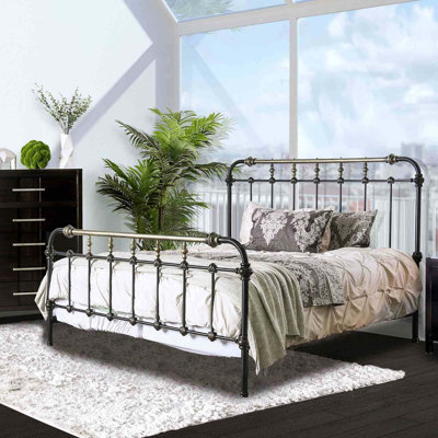 Transitional Antique Bed with Hand-Brushed Accents