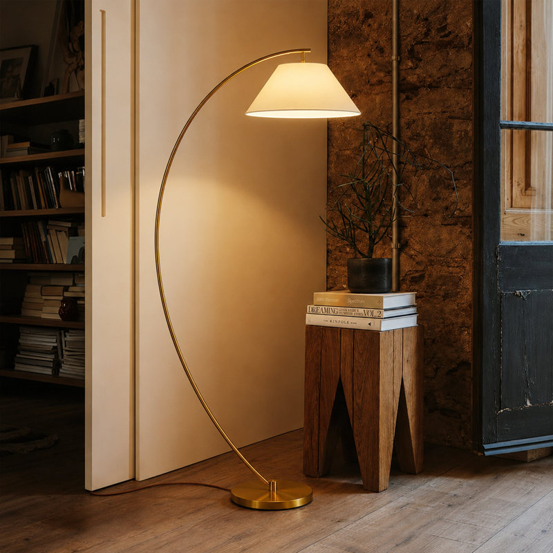 Lampe sur pied Remi - laiton, Antique Brass, White