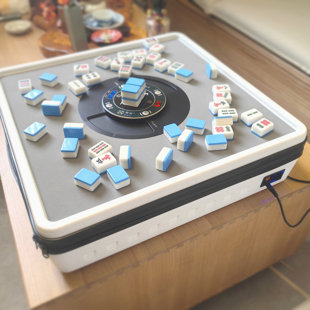 Mini table de Mahjong automatique automatique blanche avec un ensemble de tuiles magnétiques de 36 mm (banque d'alimentation non incluse)
