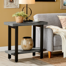 Table de bout en métal et en bois massif (mélange de bois massif) de 27 po Pomona Rundell, pouvant servir de mobilier de salon, d'accent pour la déco fabriquée avec une qualité d'exécution exquise