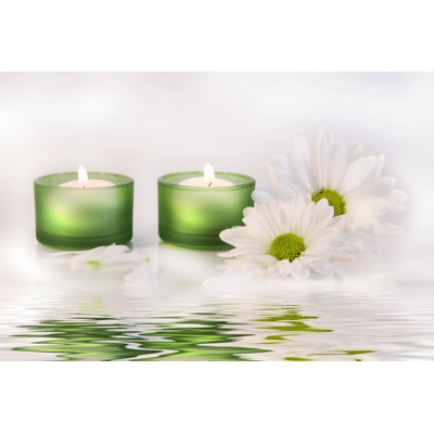 «Green Candles and Daisies» par Sandralise, impression sur toile tendue
