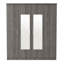 Commode grise, armoire avec tablettes