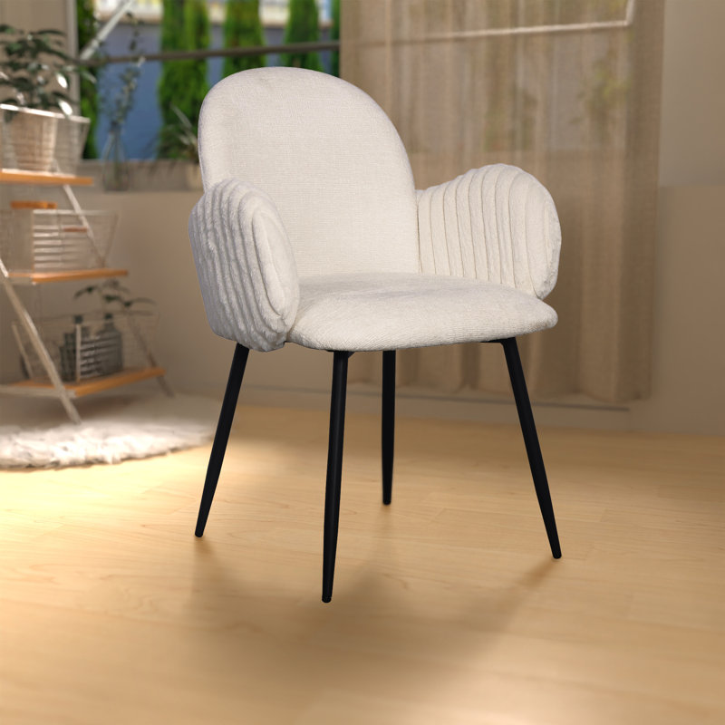Chaise rembourrée moderne avec accoudoirs capitonnés et pieds en métal - blanc