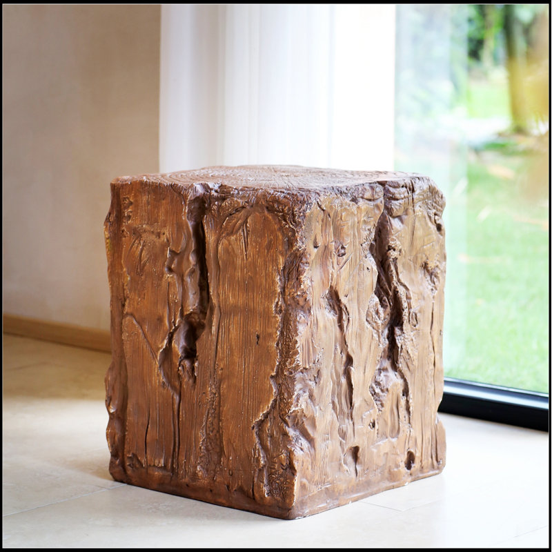 Table d'appoint Amira d'extérieur et d'intérieur en forme de souche MGO, durable et élégante pour divers environnements