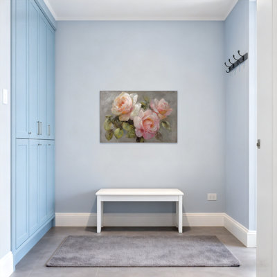 Plantes et fleurs roses avec feuilles vertes sur fond gris Z25122408424094415