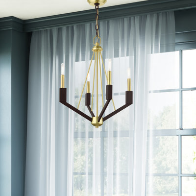 Lustre traditionnel / classique à 4 lumières de style bougie Avangaline