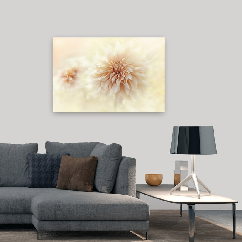 Dahlia pêche de rêve, fleur de dahlia délicate, onirique et éthérée, impression d'art mural nature, 32" H x 48" W