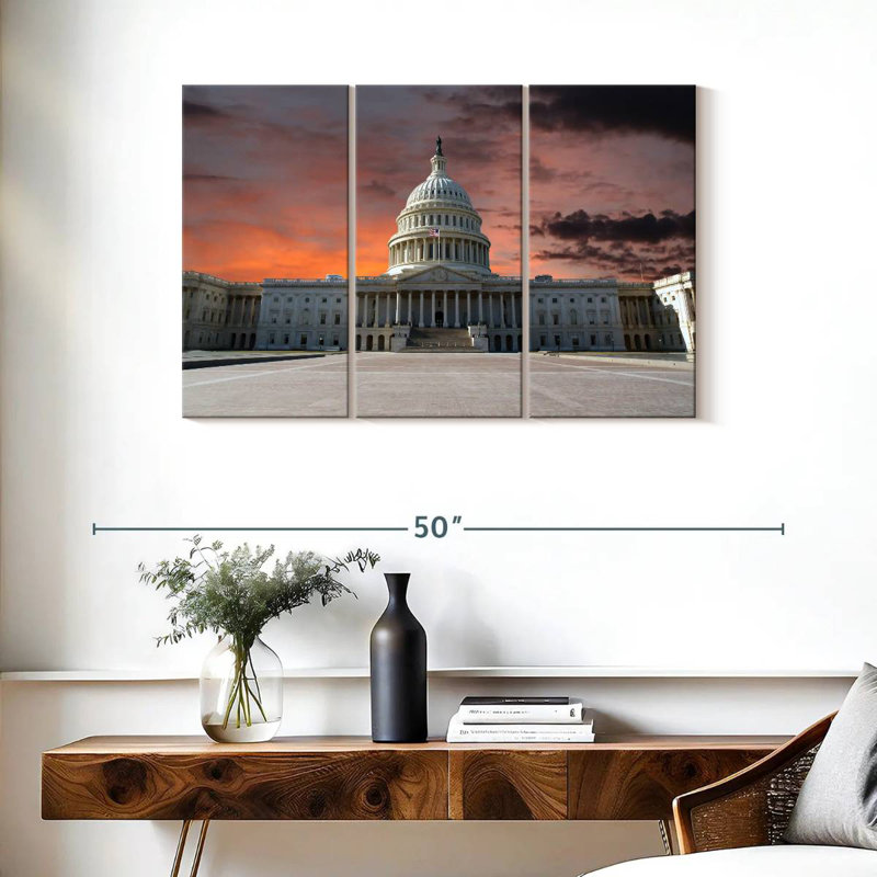 Lilie The Capitol Building, 24" H x 38" W
