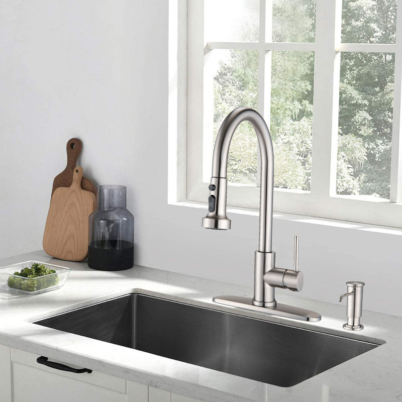 Robinet de cuisine rétractable à poignée simple avec accessoires, Nickel brossé