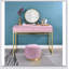 Bureau de coiffeuse chic rose et doré avec 2 tiroirs, miroir amovible et plateau à bijoux pour des routines de beauté organisées
