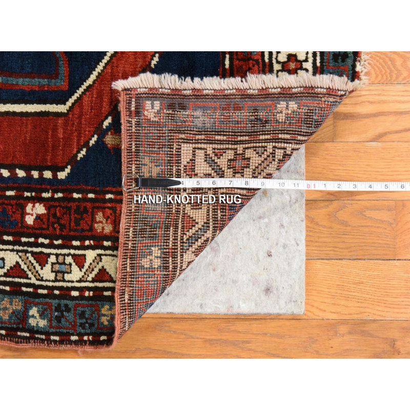 Tapis bleu marine antique de 4 pi x 8 pi 9 po