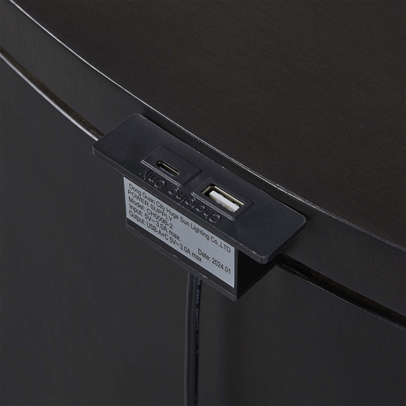 Élégante table de chevet ovale à 3 tiroirs avec charge USB, tiroirs à fermeture en douceur et plateau doublé de feutre pour les chambres à coucher modernes