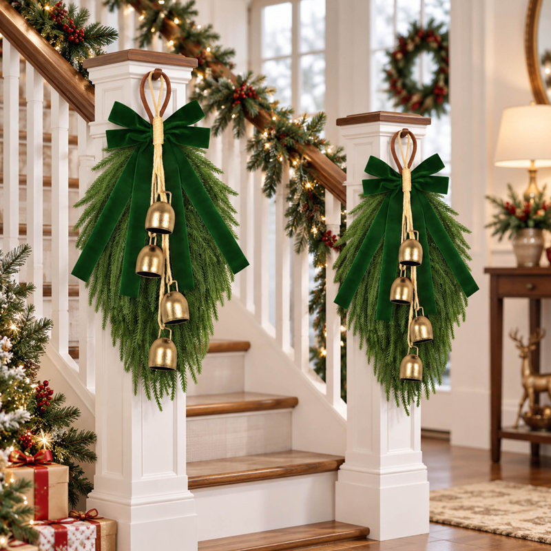 Lot de 2 guirlandes de Noël en pin Norfolk de 50 cm (20 po) en forme de larme avec des nœuds verts