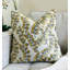 Housse de coussin brodée à feuilles d'or brodées-108655434