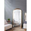 Magnifique miroir de plancher avec finition or antique, ajoutant une touche de luxe à n'importe quelle pièce