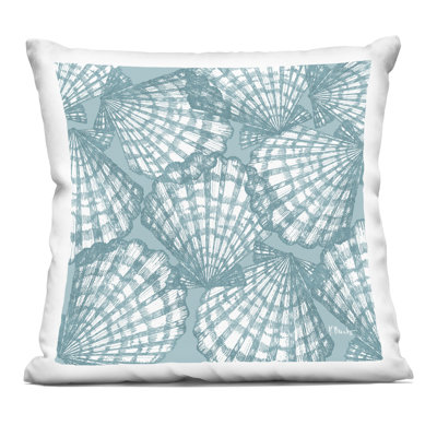 Coussin décoratif à motif de coquillages à rayures Tropez par Paul Brent