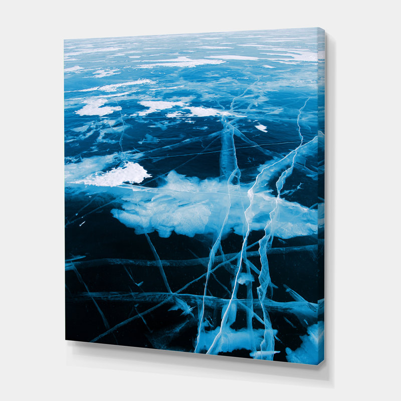 Structure de glace bleue et blanche I - peinture sur toile, H 32 po x l 24 po x P 1 po, Toile tendue