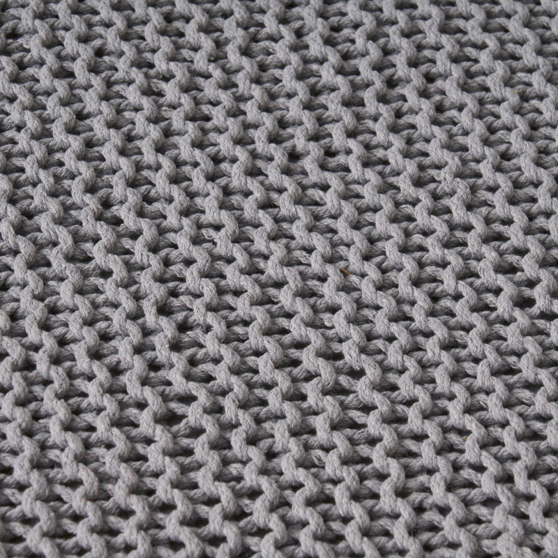 TABOURET EN TRICOT TRICOTÉ