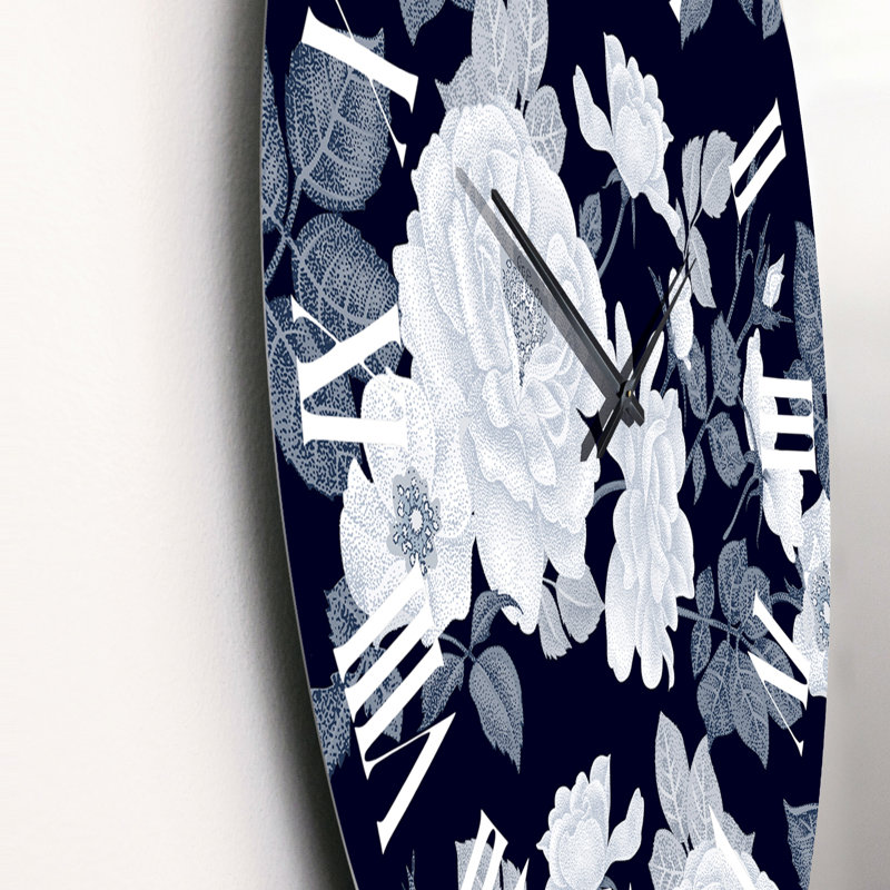 White Roses In Shades Of Grey II - Horloge murale à motifs, Petit