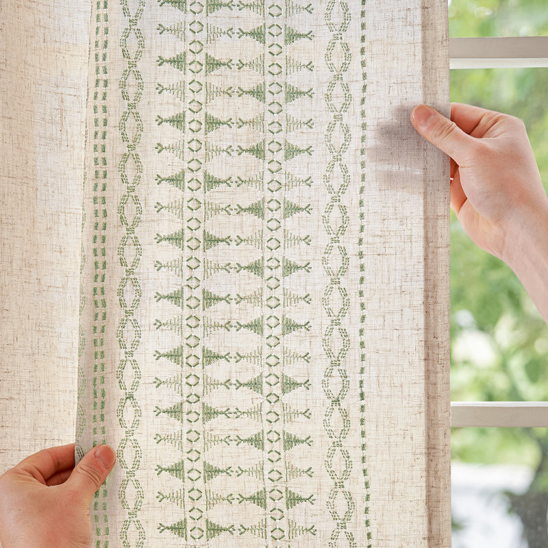 Paire de rideaux semi-transparents en lin Kidist, L 50 po x L 63 po, Sauge / beige