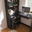 Bureau d'ordinateur avec armoires en verre et lumières DEL intégrées (sans la chaise)