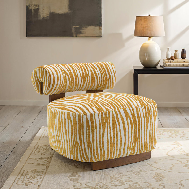 Fauteuil d'appoint jaune, contemporain, en chenille à rayures zébrées, mousse haute densité, design arrondi, silhouette sculpturale pour le salon, forme et espace