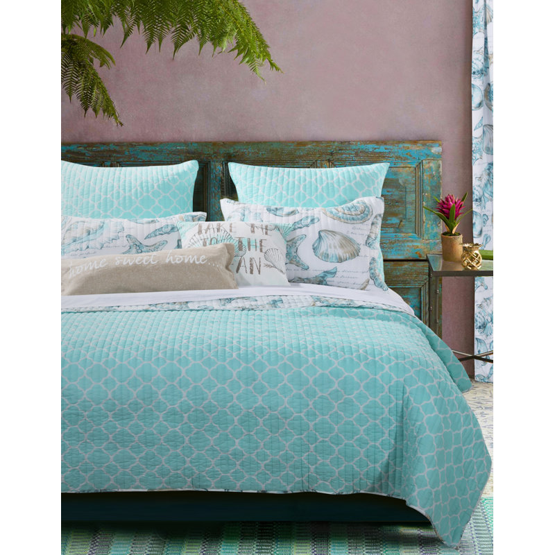 Cruz Twin Reversible White Microfiber Coastal Quilt Set
