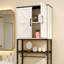 Armoire de rangement au-dessus de la toilette avec tablettes réglables, portes de grange coulissantes et dispositif de sécurité anti-basculement - Organisateur d'économie d'espace de salle de bain avec égouttoir et crochets