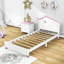 Lit plateforme en bois avec tête de lit en forme de maison-492679176-492679183