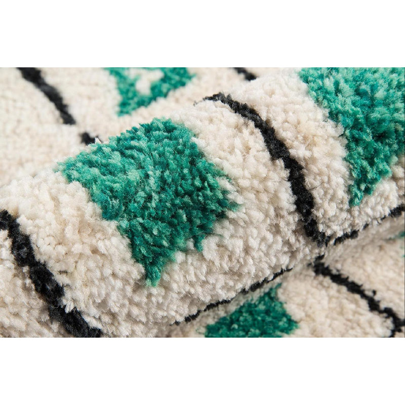 Ammie-Leigh Geometric Machine Tufted Polyester Area Rug in Green, Runner 2'3" x 8'