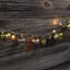 Guirlande à piles avec décorations de Noël