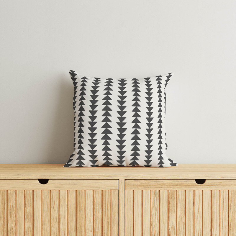 Coussin Tribal, Ivoire/gris anthracite, H 26 po x l 26 po