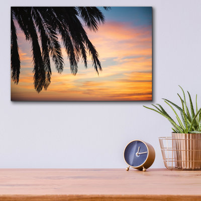 «Sunset Palms 1» par Laura Marshall, art mural en verre acrylique