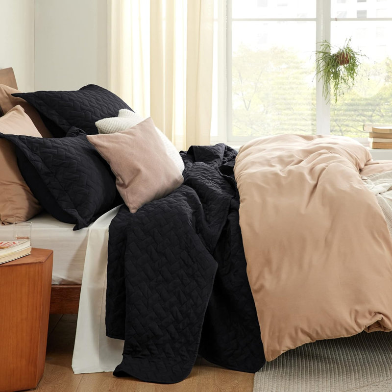 Best Seller Quilted Blanket - Textured Weave Pattern, Airy Lightweight Bed Covering,85gsm, Queen Quilt + 2 Standard Shams