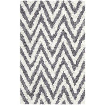 Helenie Chevron Handmade Shag Grey/White Area Rug