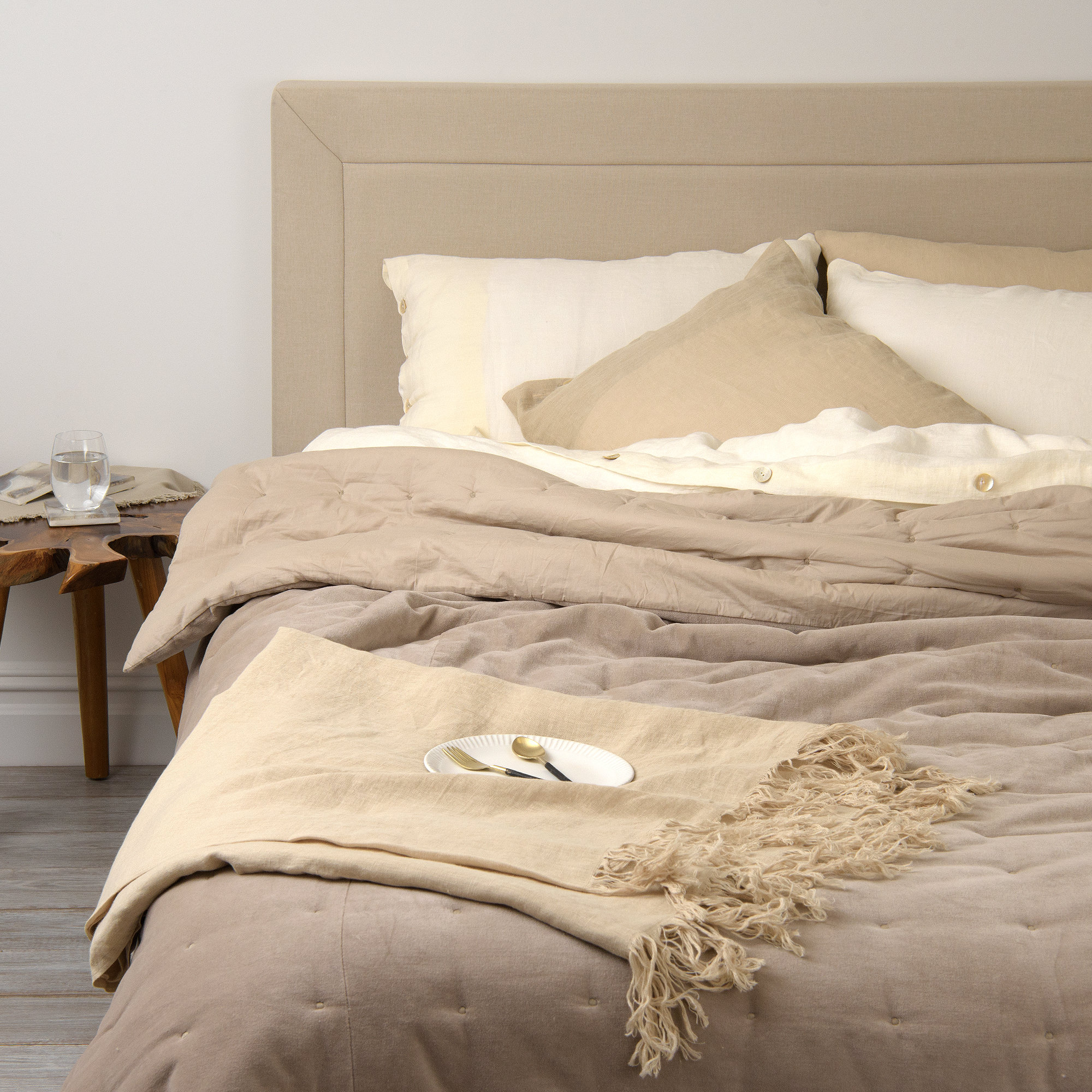 Edmont Velvet Quilt, Natural, King Quilt