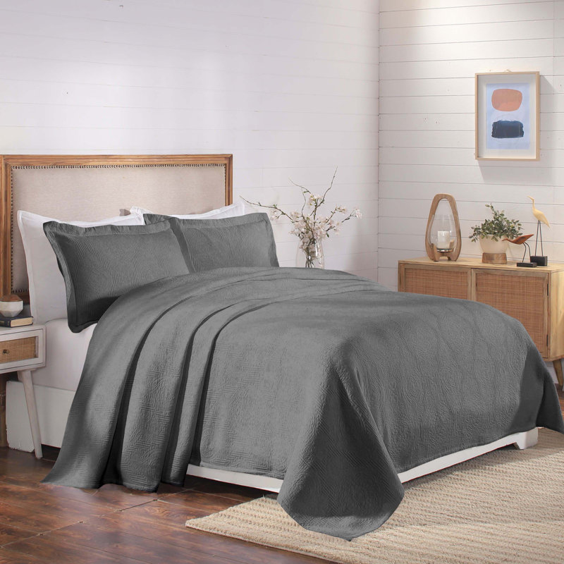 Superior Victory Cotton Matelasse Scrolling Medallion Breathable Bedspread With Pillow Sham Set, Gray