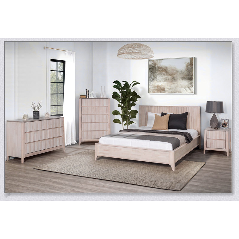 Commode Mid-Century moderne avec poignées cachées, pieds évasés et finition blanche délavée pour un rangement élégant dans la chambre à coucher