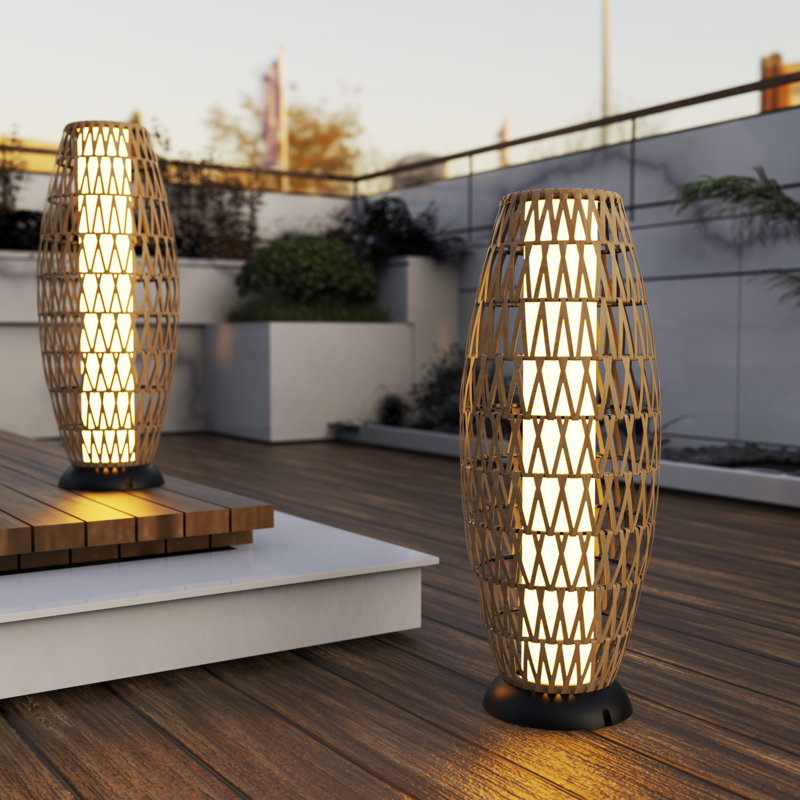 Grande lanterne d'extérieur à énergie solaire pour l'extérieur