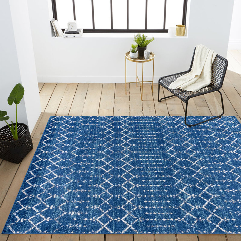 Tapis bleu / blanc Kateshia, Rectangle 5 pi 3 po x 7 pi 7 po