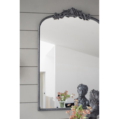 Miroir 24 po x 36 po de conception classique avec cadre d'inspiration baroque pour salle de bain, console de vestibule, adossée au mur