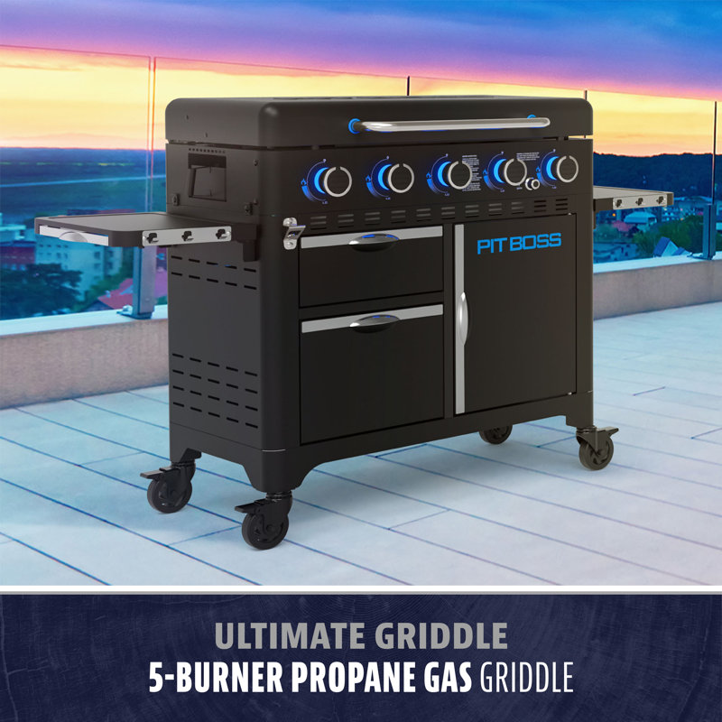 Pit Boss 5-Burner Ultimate Flattop Gas Griddle