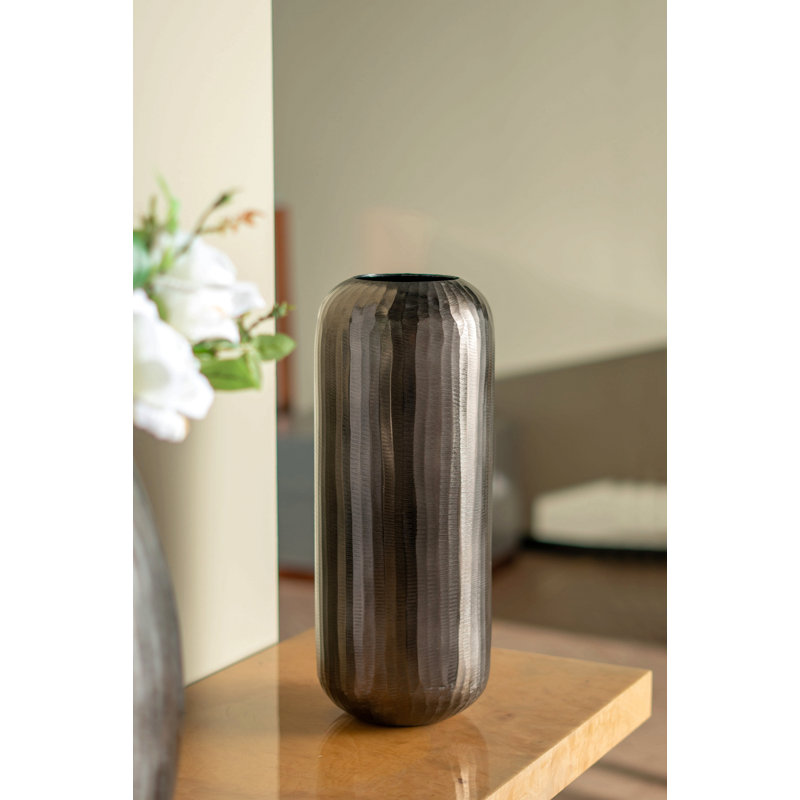 Vase 7 x 7 x 17 po