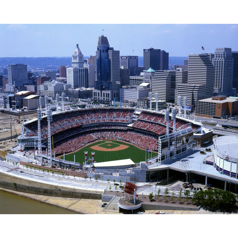 Great American Ballpark, H 19 po x l 24 po
