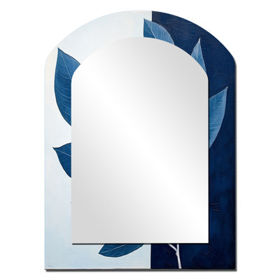 «Blue Indigo Leaves Harmony I - Leaves Arch Mirror», miroir mural asymétrique bleu unique, impression d'art en métal