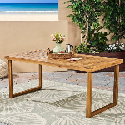 Table de salle à manger en bois chic 69 po avec finition naturelle et attrait moderne, apportant une touche d'élégance à votre espace
