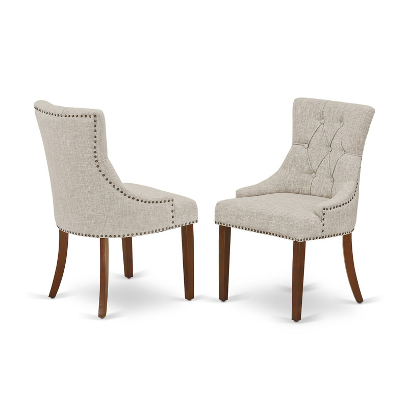 Chaises de salle à manger Friona Parson - Ensemble de 2 chaises capitonnées en lin et garniture cloutée, Daim, Acajou