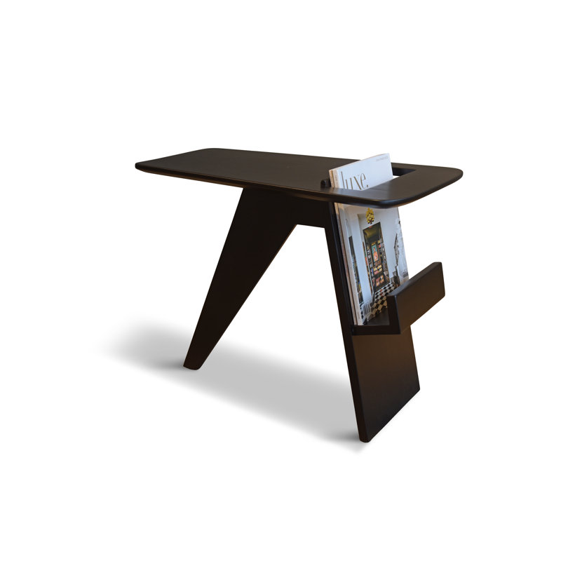 Table d'appoint Harper en noyer massif avec porte-revues, Noir