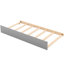 Lit simple superposé avec lit gigogne et rangement, finition grise, lattes de bois pour supporter le matelas