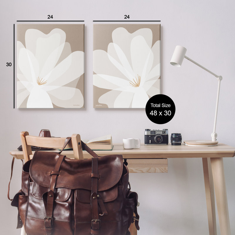 «White Boho Flowers on Canvas» par Lisa Larson, H 30 po x l 24 po x P 1,5 po
